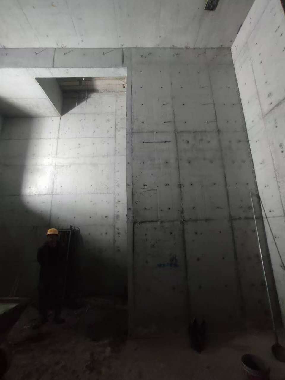 神农架墙上开槽钢筋断了有影响吗